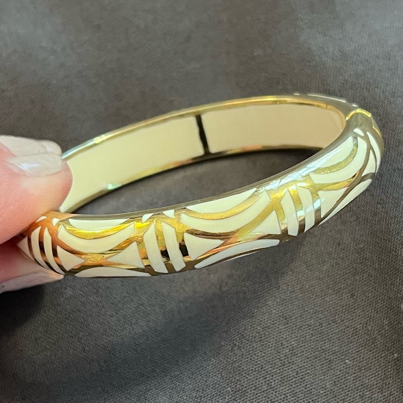 AHC Pillar bracelet; white and gold - Picture 2 of 4